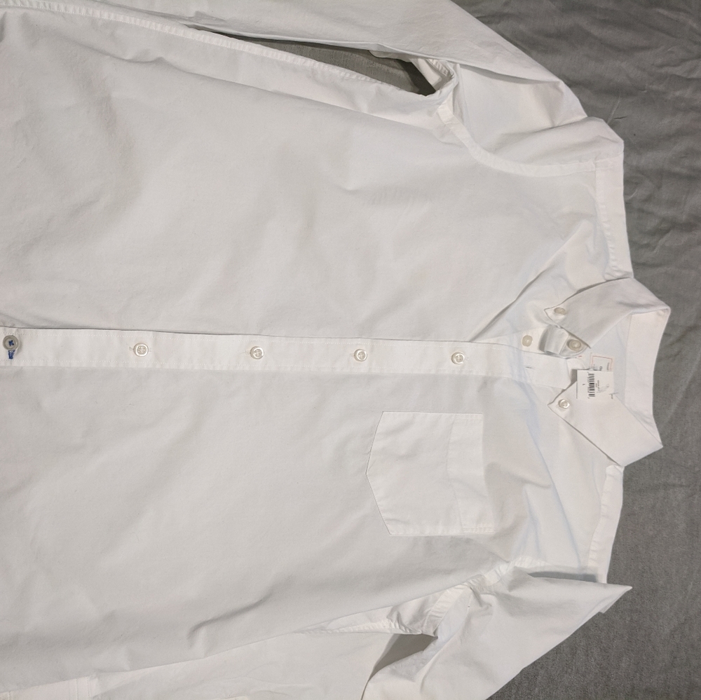 Gap white dress shirt with pocket size L
